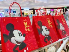 -名创优品(北京新中关购物中心地铁层店)