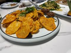 -三江源美食城