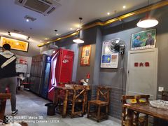 大堂-我们家私房纸包鱼·烧烤