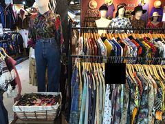 -席娜卡琳火车铁道夜市