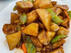 地三鲜-鑫巴蜀小镇 · 水煮鱼专研店(玉桥店)