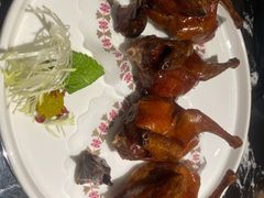 招牌流汁红烧乳鸽-小東馆(东纵路店)