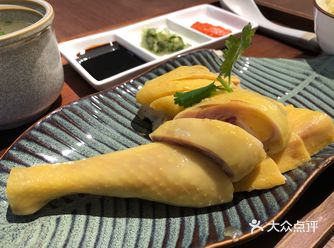 店铺位置好找cococity 3三楼，环境敞亮干净