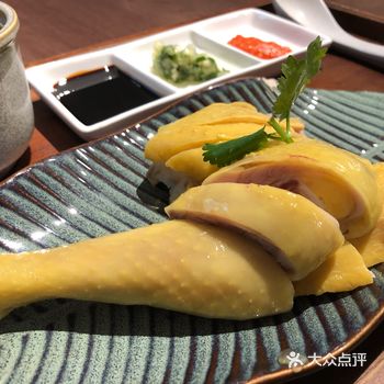 店铺位置好找cococity 3三楼，环境敞亮干净