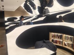 -涨巢·潮玩水疗局