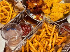 -BHC炸鸡(明洞总店)