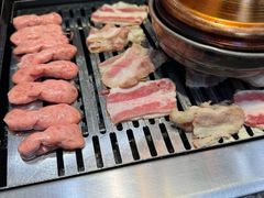-臻牛烤肉