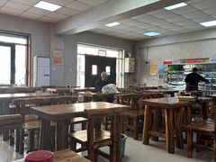 -不起眼麻辣烫凉皮店