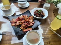 -隔壁老王·家常云南菜(花巷店)