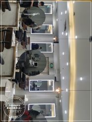 点击看大图 -八佰伴8008星级形象店