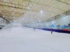 -乔波室内滑雪场