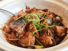 砂锅三文鱼头煲-南山鲜虾面·活鲜小馆·海味大连菜(南山总店)