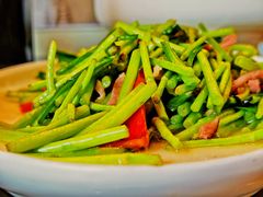 藜蒿炒腊肉-西江美食舫·江西菜(健德桥店)