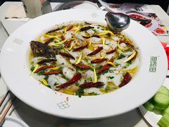 -渔语鱼酸菜鱼新川菜(来福士店)
