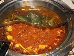 -老房老舍重庆火锅(假日城市店)