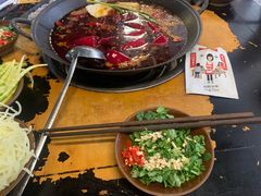-黄潇洒老火锅(九眼桥宏济巷店)