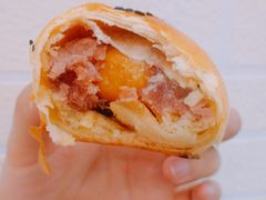 芋泥蛋黄酥-丁香西饼屋(桂林路店)
