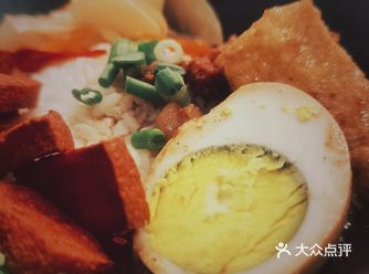 一家比较偏僻的店吧～ 目前在马来还没有吃到好吃的卤肉