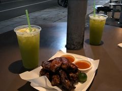 -东海岸人工湖美食村