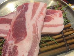 -草家酱蟹炭火烤肉店(珲春南路二店)