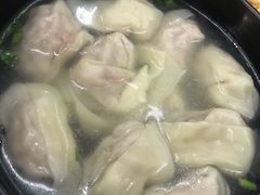 三鲜大馄饨-万寿斋(山阴路店)