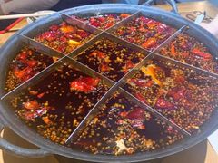-白乐天毛肚火锅馆(解放碑店)