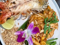 -Chom Cafe and Restaurant