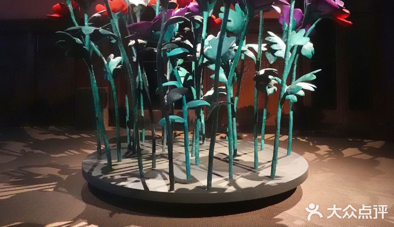 PRADA荣宅，你这样子办展我不可！