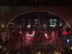 -FOUR PLAY BAR