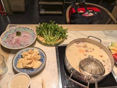 -尚尚仙·酸汤猪手·猪肚鸡火锅(华联万柳购物中心店)