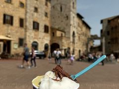 -Gelateria Dondoli