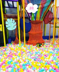 -蹦贝运动中心·蹦床·攀岩·闯关(龙岗店)