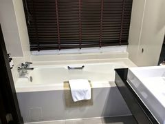 -曼谷湄南河畔华美达广场酒店