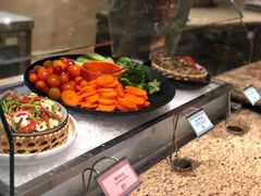 自助取餐区-咖啡苑自助餐厅·中国大饭店