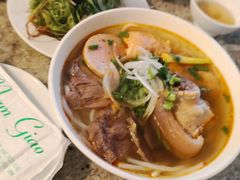 -Bánh Mì Huynh Hoa
