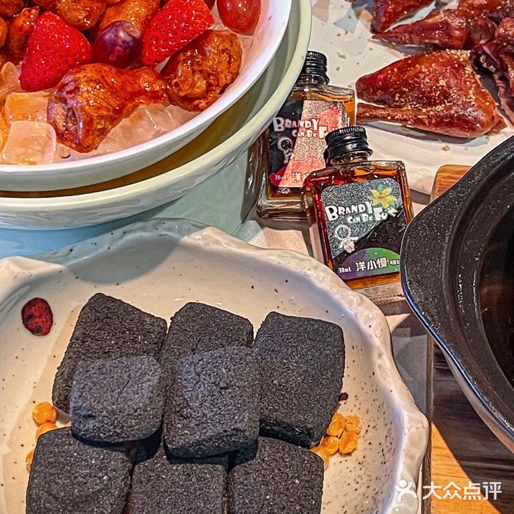 在广州这家粤菜就是冲着松露黑豆腐去的！！！ 