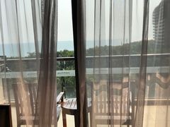 -三亚湾海居铂尔曼度假酒店