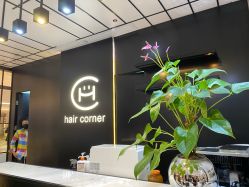 -HAIR CORNER