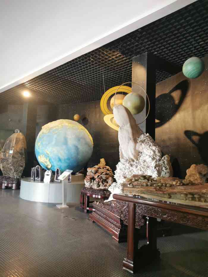 上海地质科普馆-"之前看到别人评价的室外的活动场地,室外的.