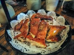胡桃里烤鸡-胡桃里音乐餐厅(陶溪川店)(川湘赣菜·世界百大酒庄直供红酒·音乐表演)