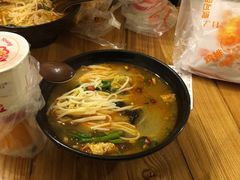 -螺小胖柳州螺蛳粉(钟楼总店)