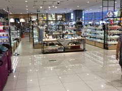 -永旺黄岛购物中心