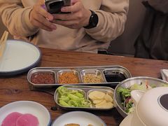 -明洞阿姨·韩式酱蟹烤肉·创意料理(三元桥店)