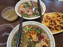 -爆炸头阿姨小四川正宗川味小吃(无任何分店)