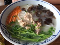 -云海肴·汽锅鸡·云南菜(天山百盛优客店)