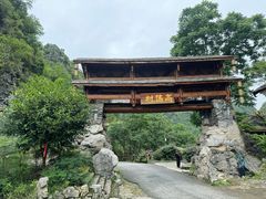 -高荡千年布依古寨旅游景区