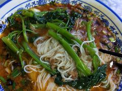 -渝之汇牛肉豌杂面