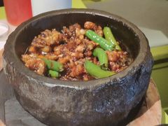 石锅杭椒牛蛙-桂满陇天书(南京德基旗舰店)
