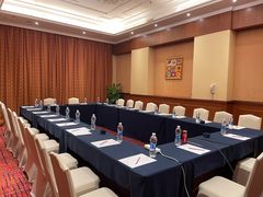 -深圳富苑皇冠假日套房酒店