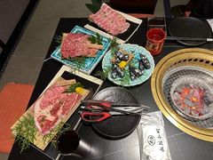 -山川小町·极番烧肉(新地假日广场店)